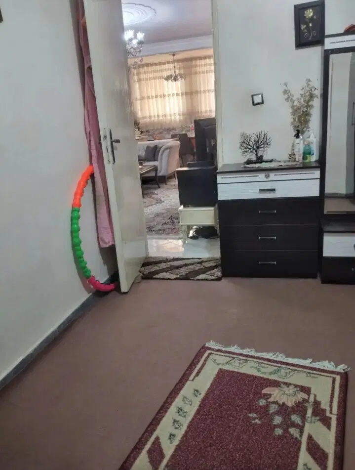واحد آپارتمان تک واحدی ۷۰ متر