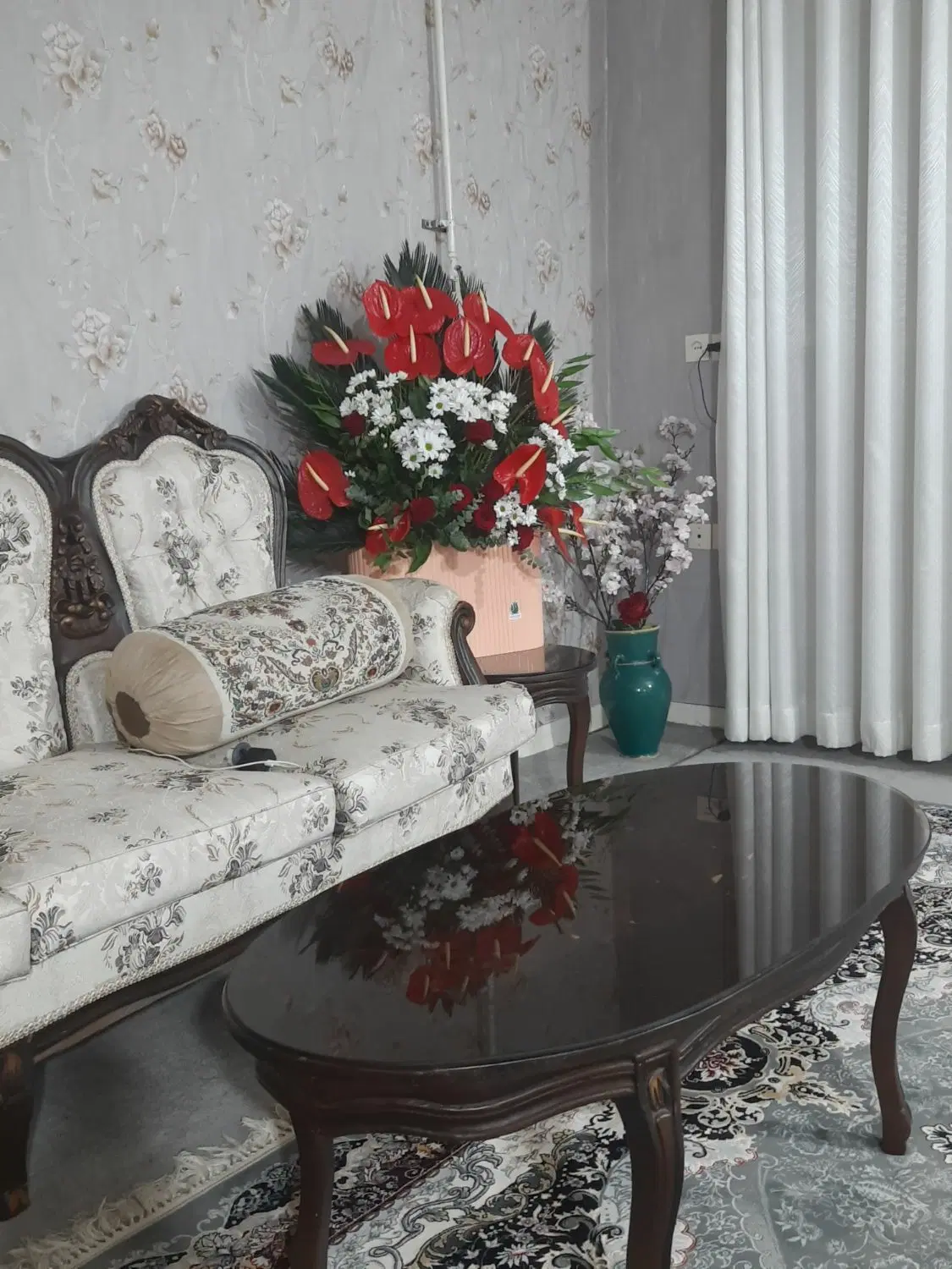 فاز 5طبقه بالا 140متر 2خواب روبروی فضای سبز