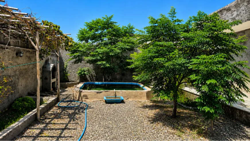 خانه باغ نیاسر