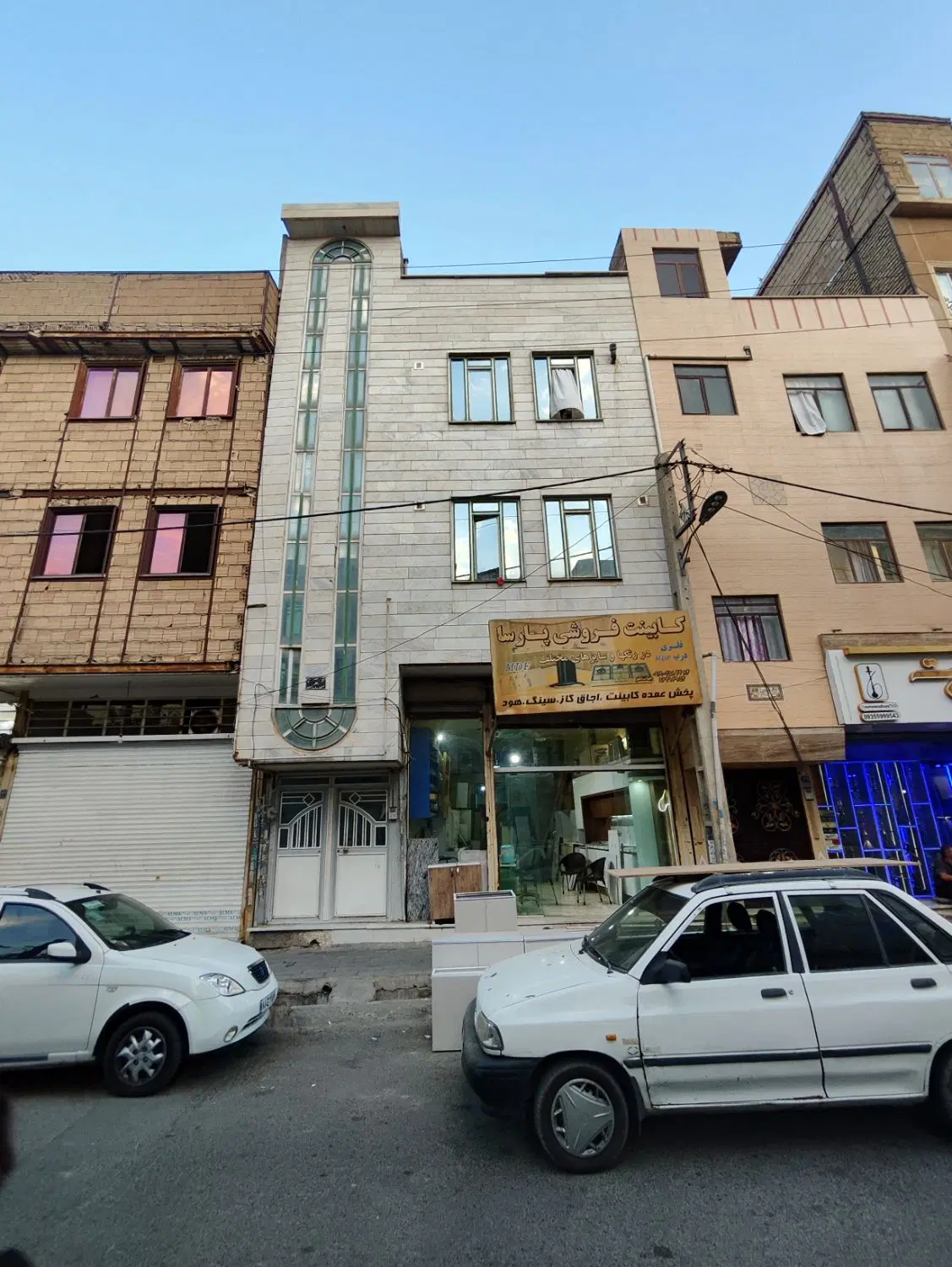 ۳ طبقه تجاری مسکونی ۱۲۰ متر در بازار کفش بهارستان