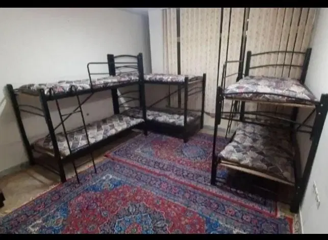 پانسیون دخترانه تبسم
