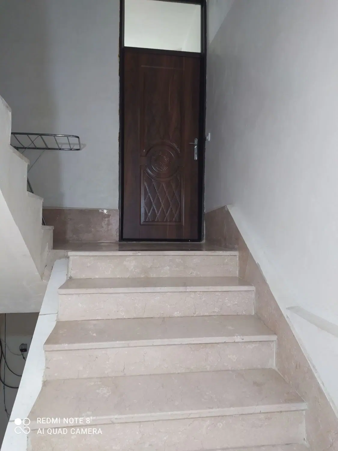 آپارتمان ۹۰ متری طبقه دوم