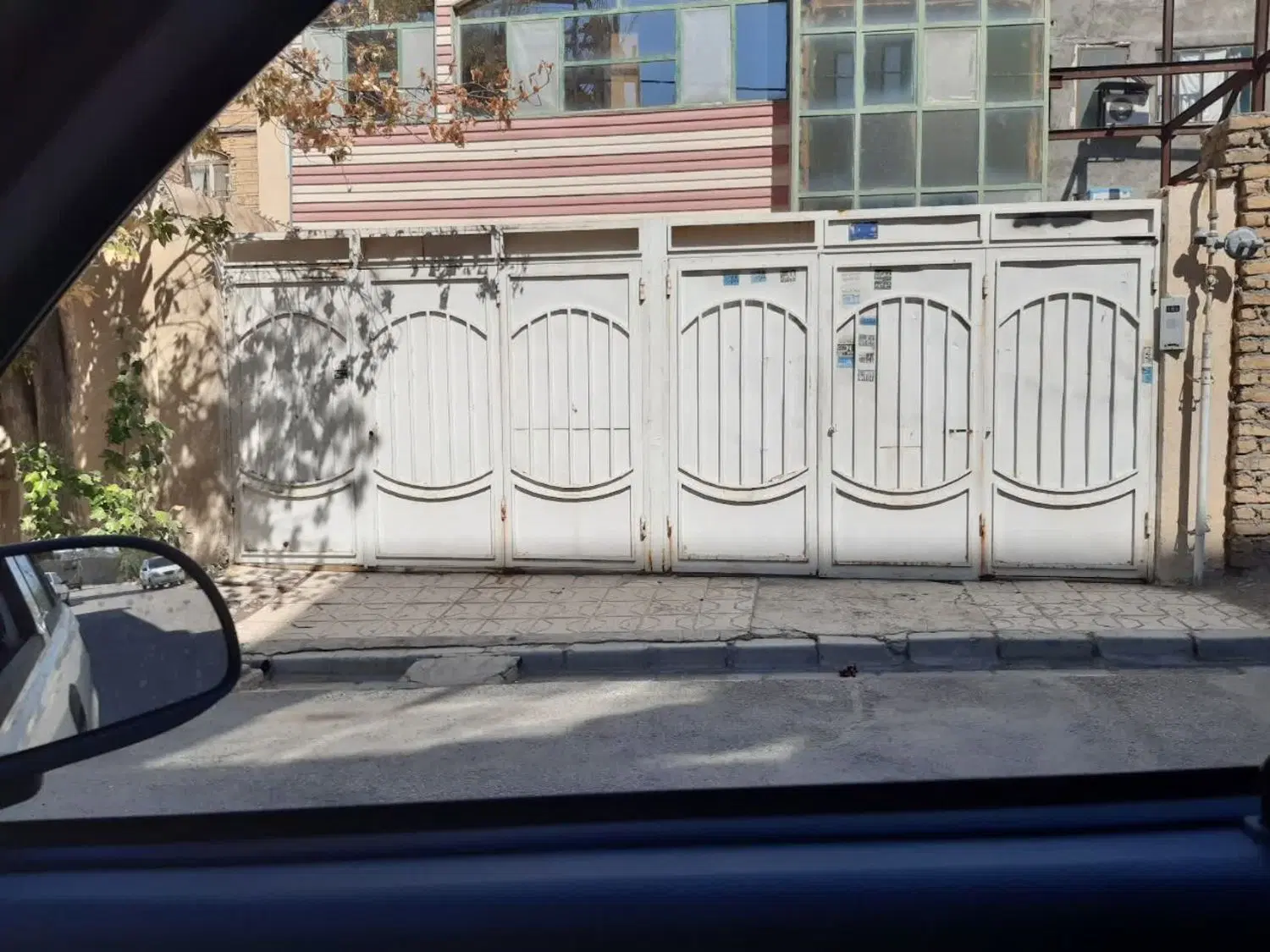 85متری طبقه همکف حالت ویلایی