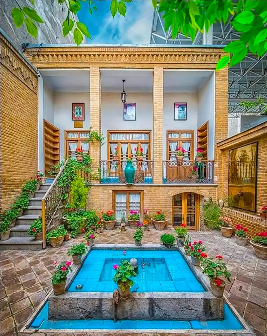 اجاره خانه دو طبقه مجزا و حیاط مشترک