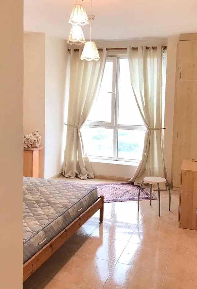 کسری دو. واحد یکخواب       خانم نفیسی