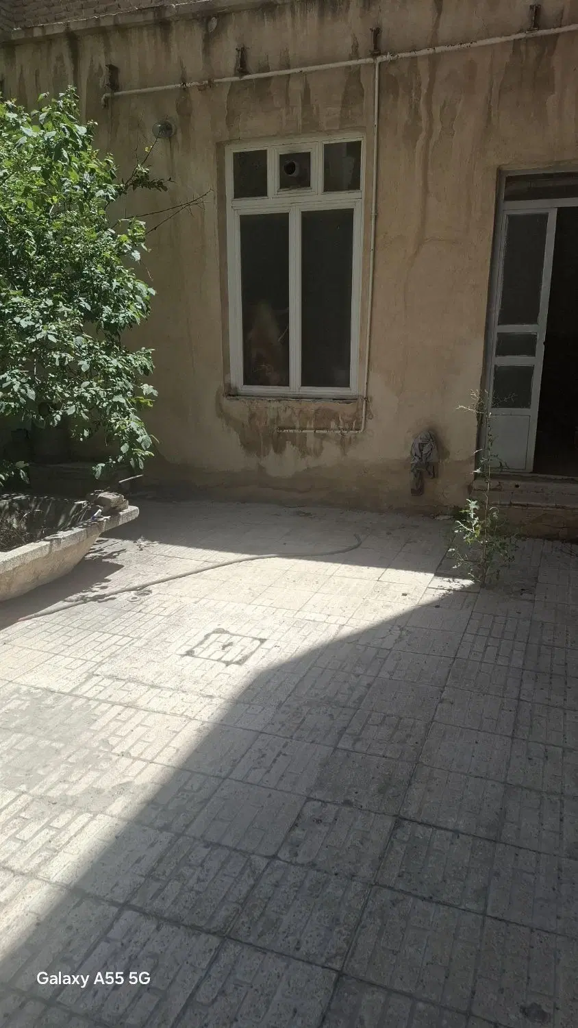حیاط کلنگی ۱۳۰ متری ابوریحان زبردست سالاری