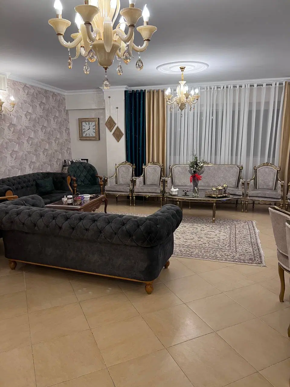 ۱۱۰ متر دو خوابه امکانات کامل دو پارکینگه