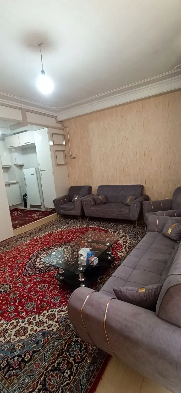 همخونه آقا در شهرک اندیشه