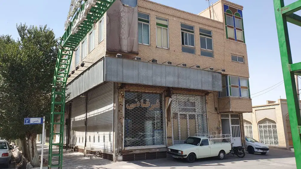 اجاره مغازه ۴۰۰متری سه نبش خیابان ایرانشهر