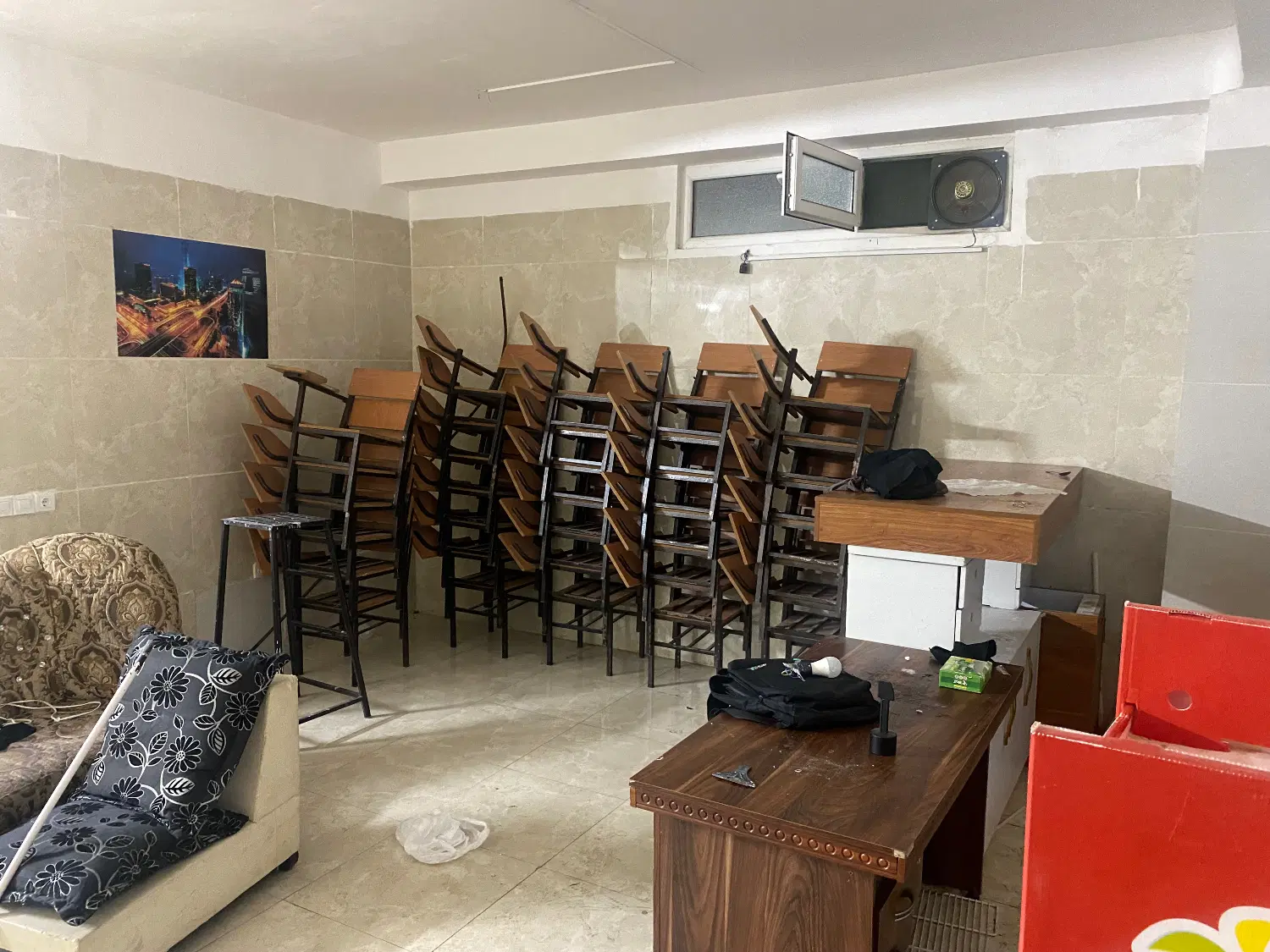 اجاره زیر زمین ۱۱۰ متری