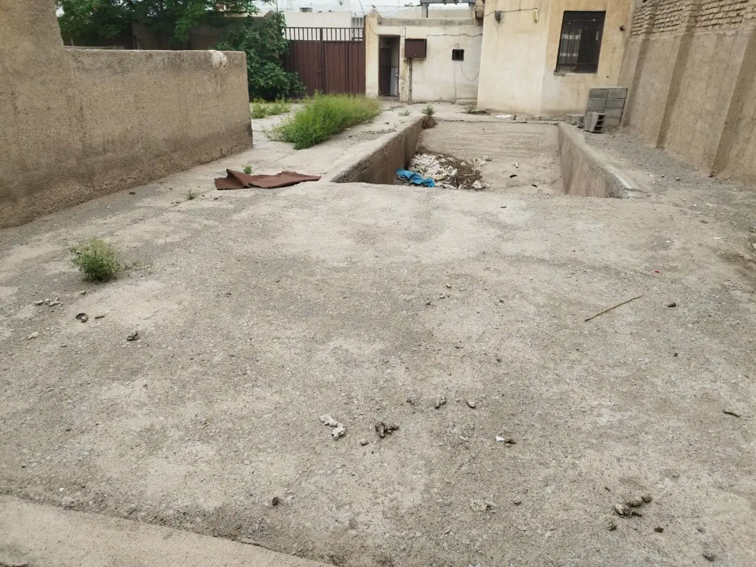 فروش ۲۰۰ متر تا ۴۰۰متر دامداری
