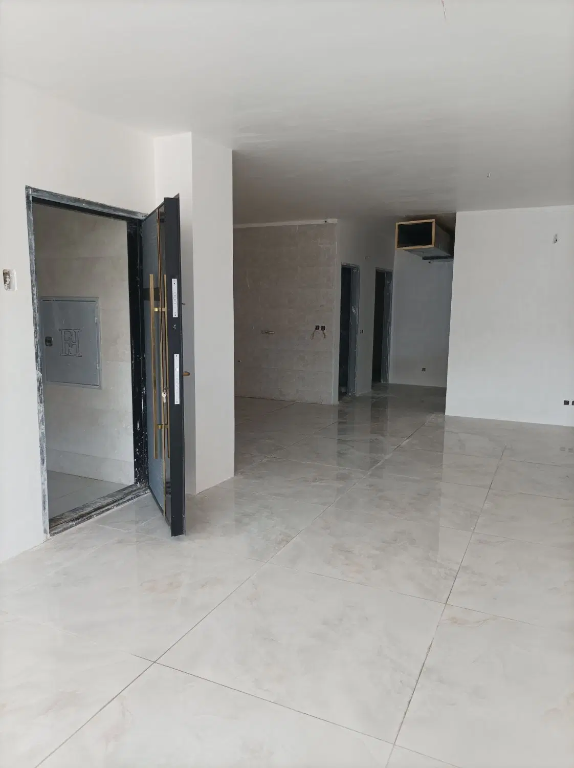 خانه ویلایی طبقه همکف حیاط دار سی 3