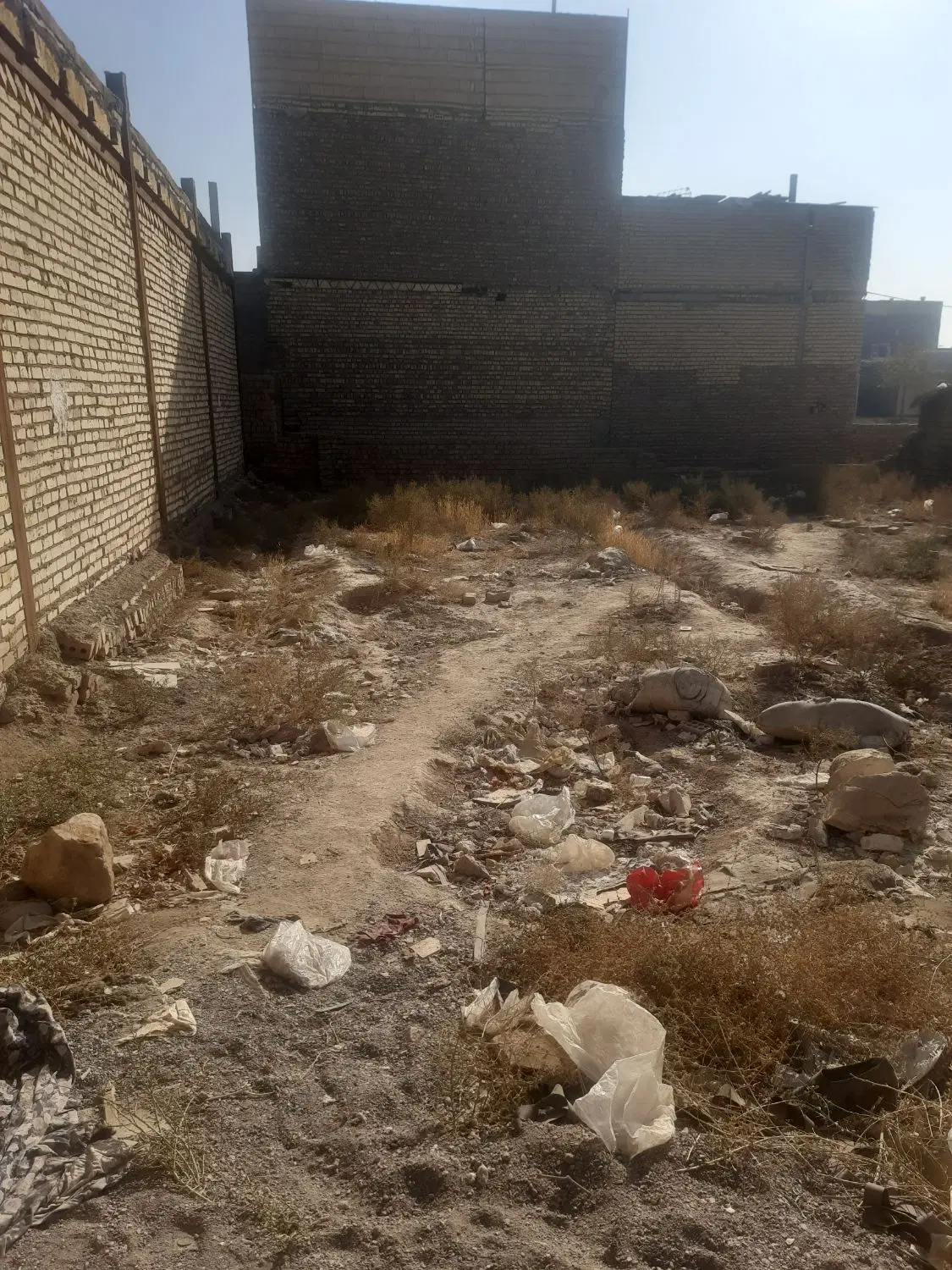 زمین شترک ۸۵ متری نقلی داخل کوچه ۱۲ متری