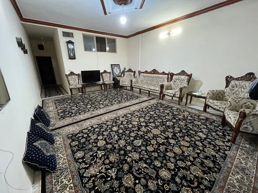 آپارتمان حاشیه 10متر دوخوابه با پارکینگ