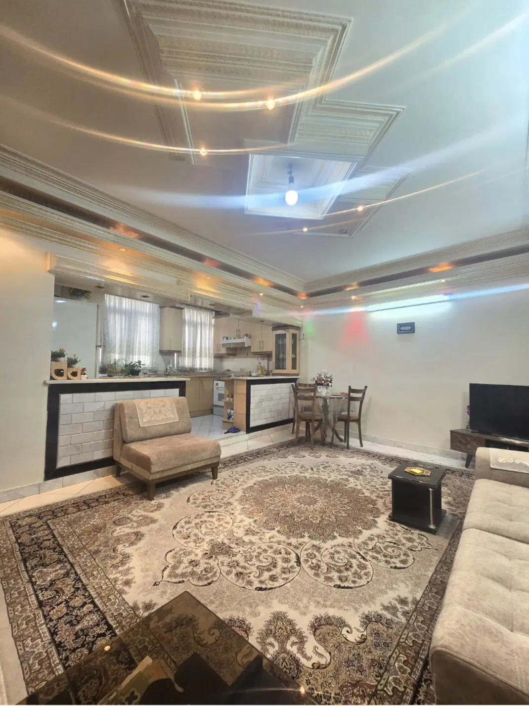 آپارتمان ۷۲ متر دوخوابه تک واحدی