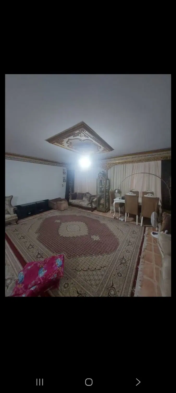 فروش یه واحد مسکونی  همراه با یک مغازه