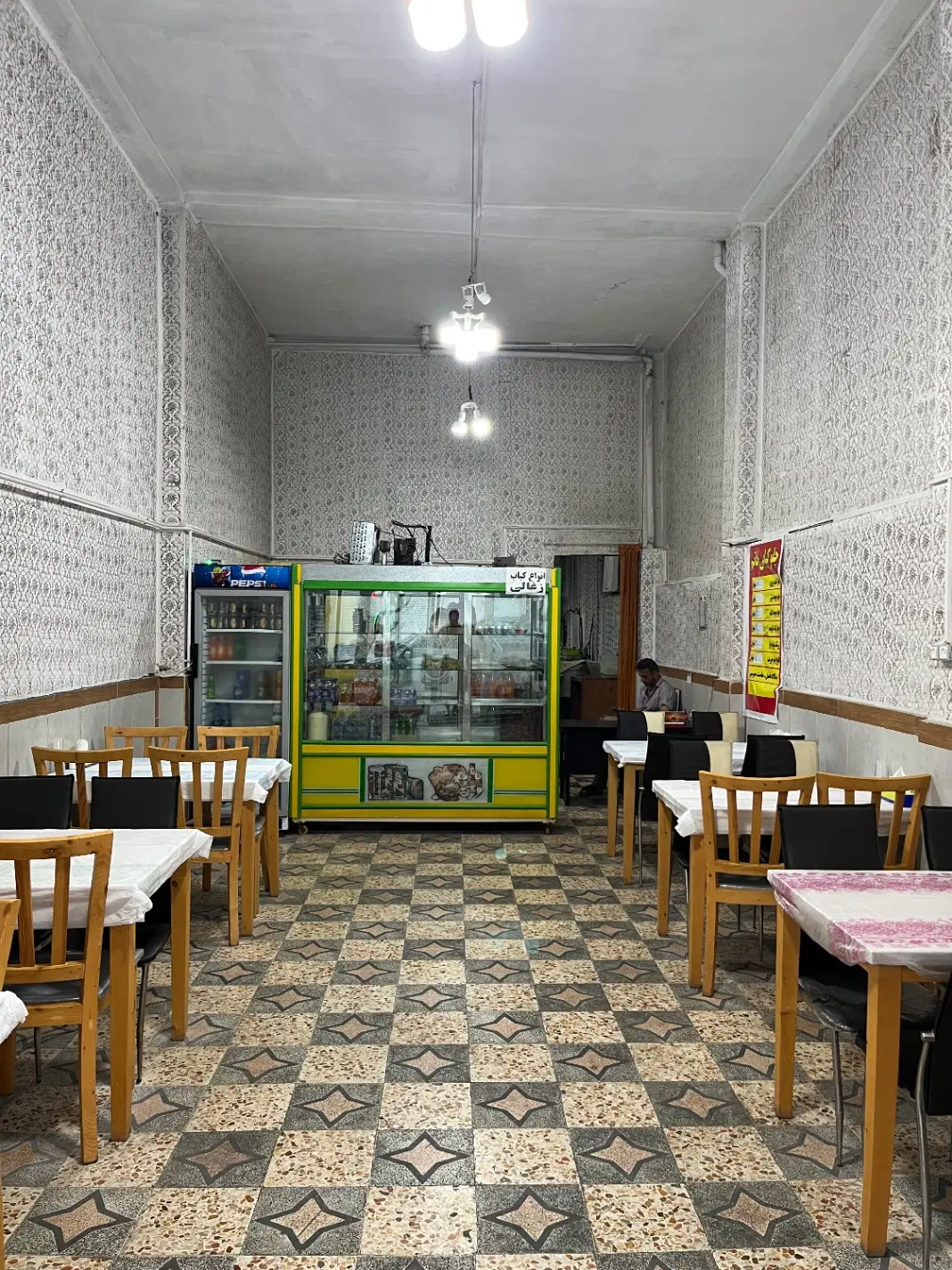 اجاره یک دستگاه مغازه