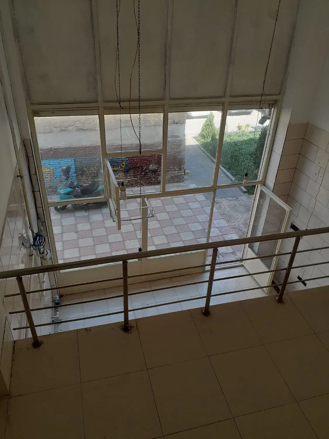 اجاره مغازه روبروی مردان نمکی جنب کبابی بناب