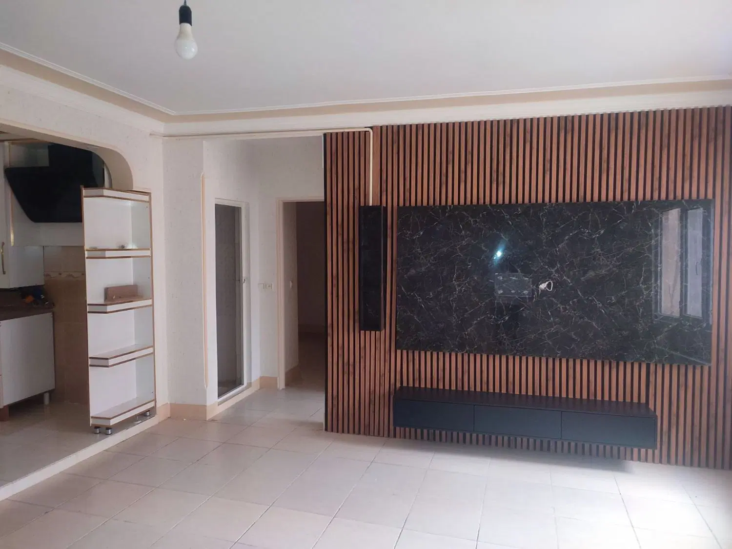 نگین 83متری