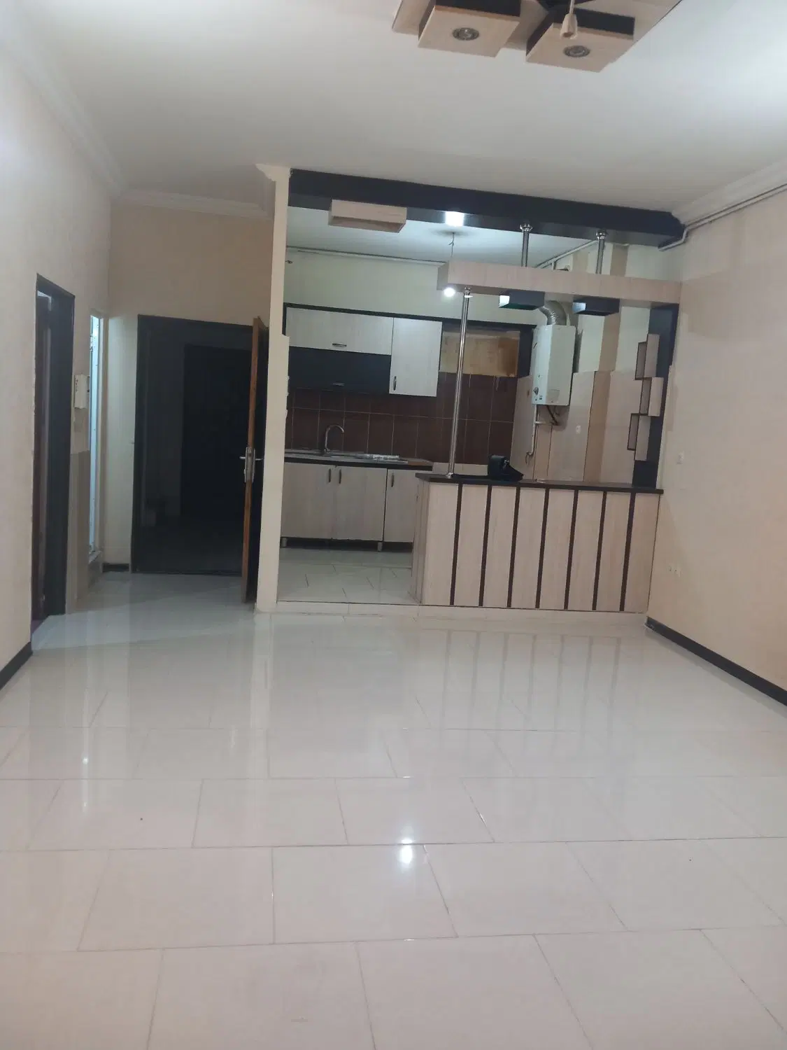 نزدیک به بازار۳۵متری وپارک