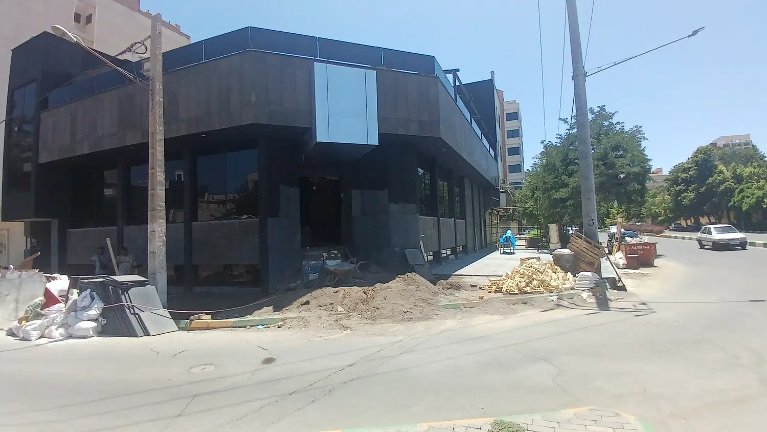 اجاره زیر زمین حیاط دار