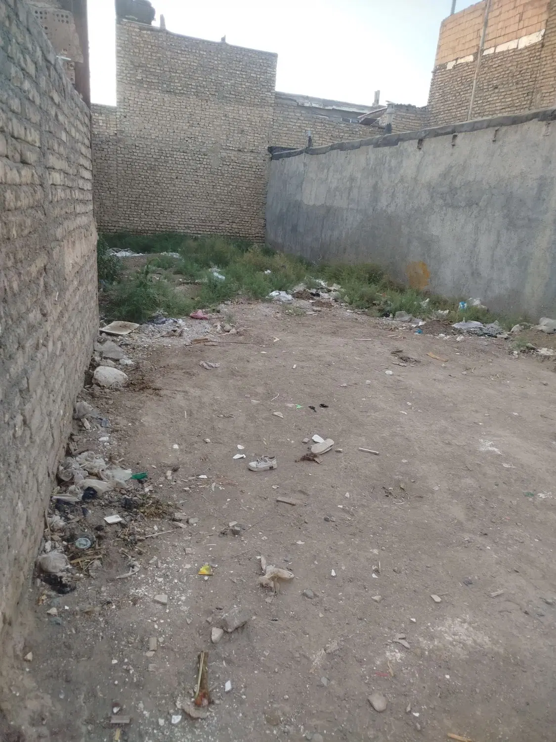 زمین توس95
