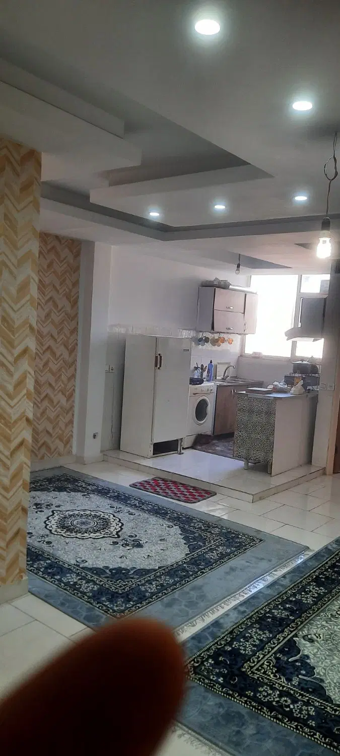۶۰ متر سه راه حافظیه