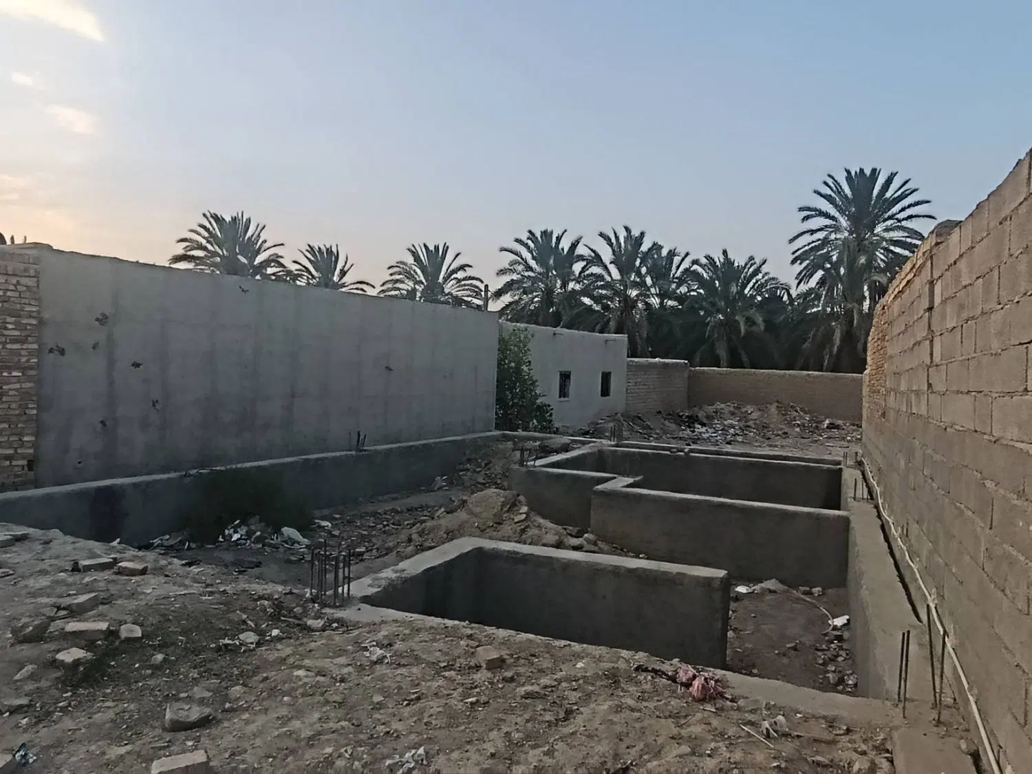 زمین دزک
