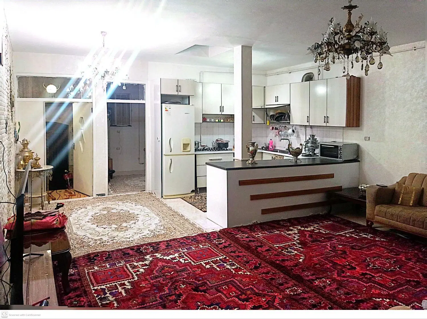 حیاط شیک در تاکسیرانی ۱۵ متری ولیعصر