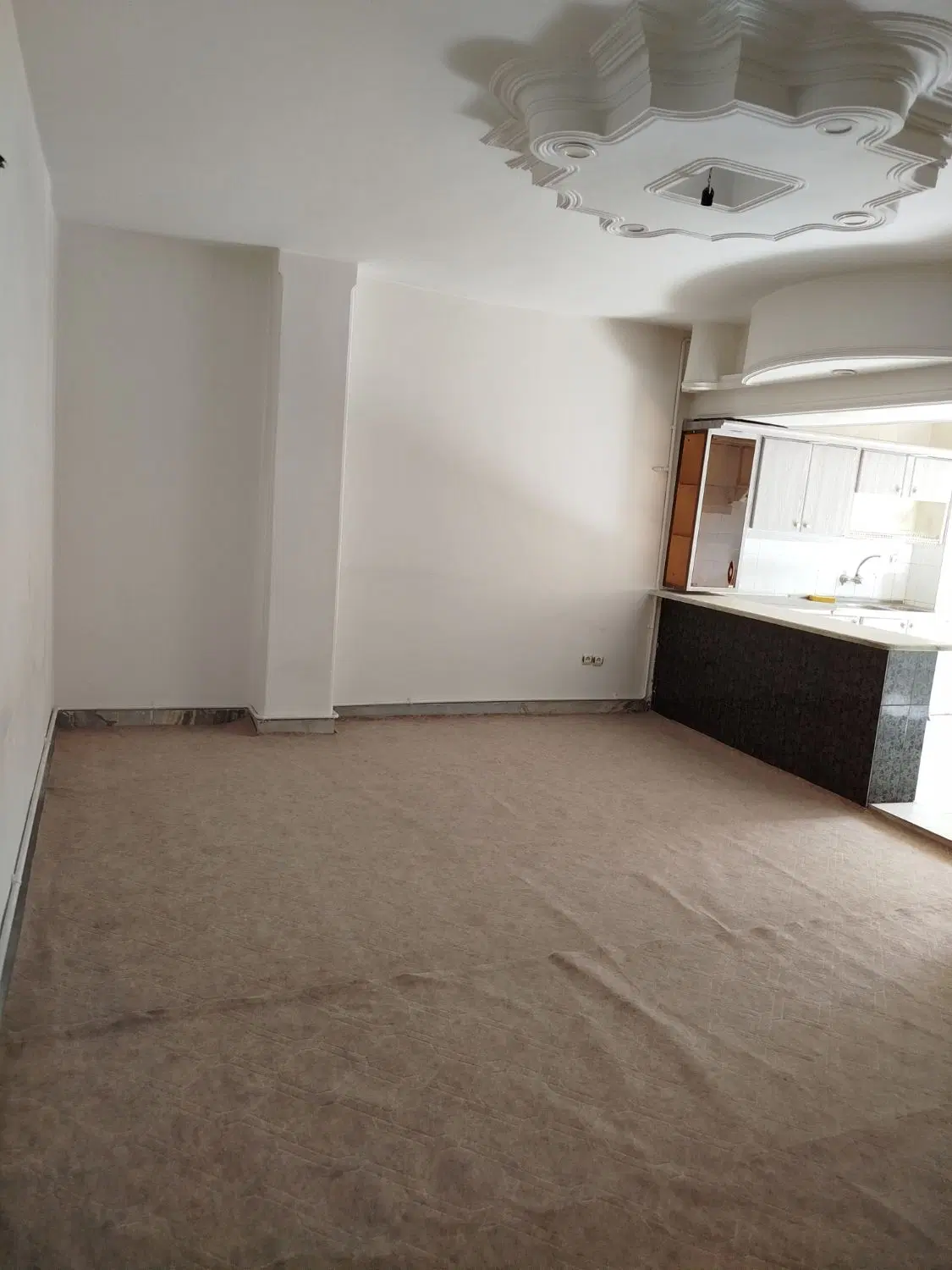 اجاره واحد 80متری در بازرگانی ولیعصر