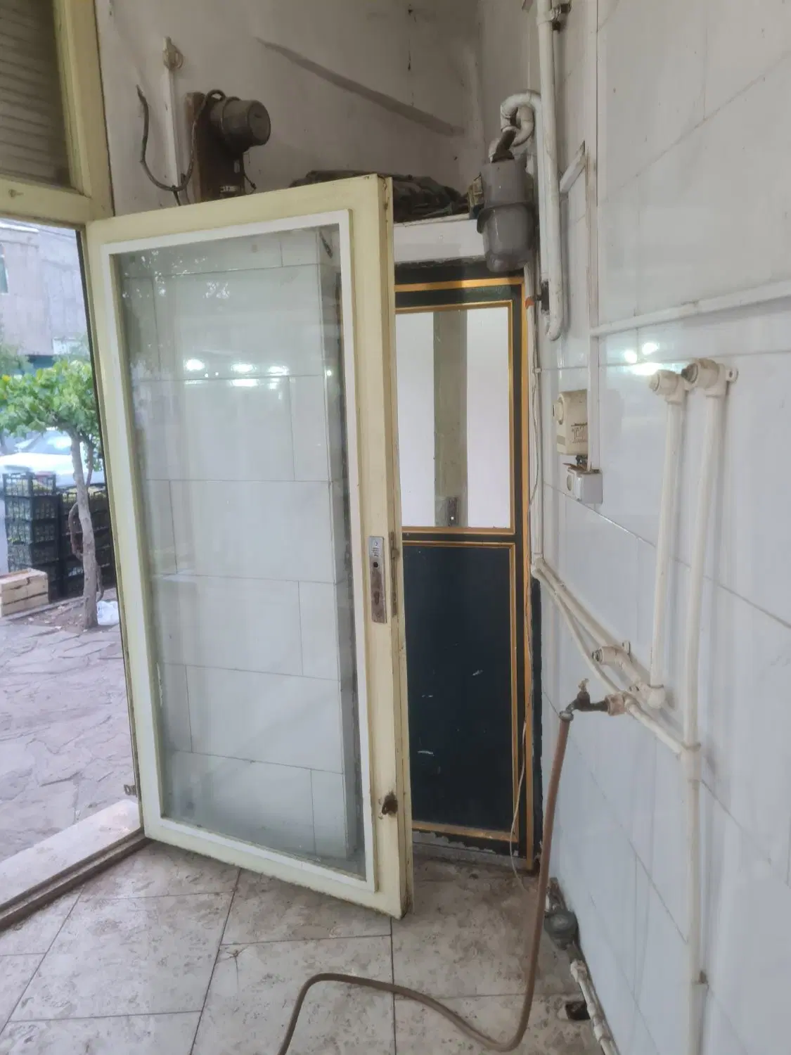 اجاره یک باب مغازه واقع در خیابان انگور