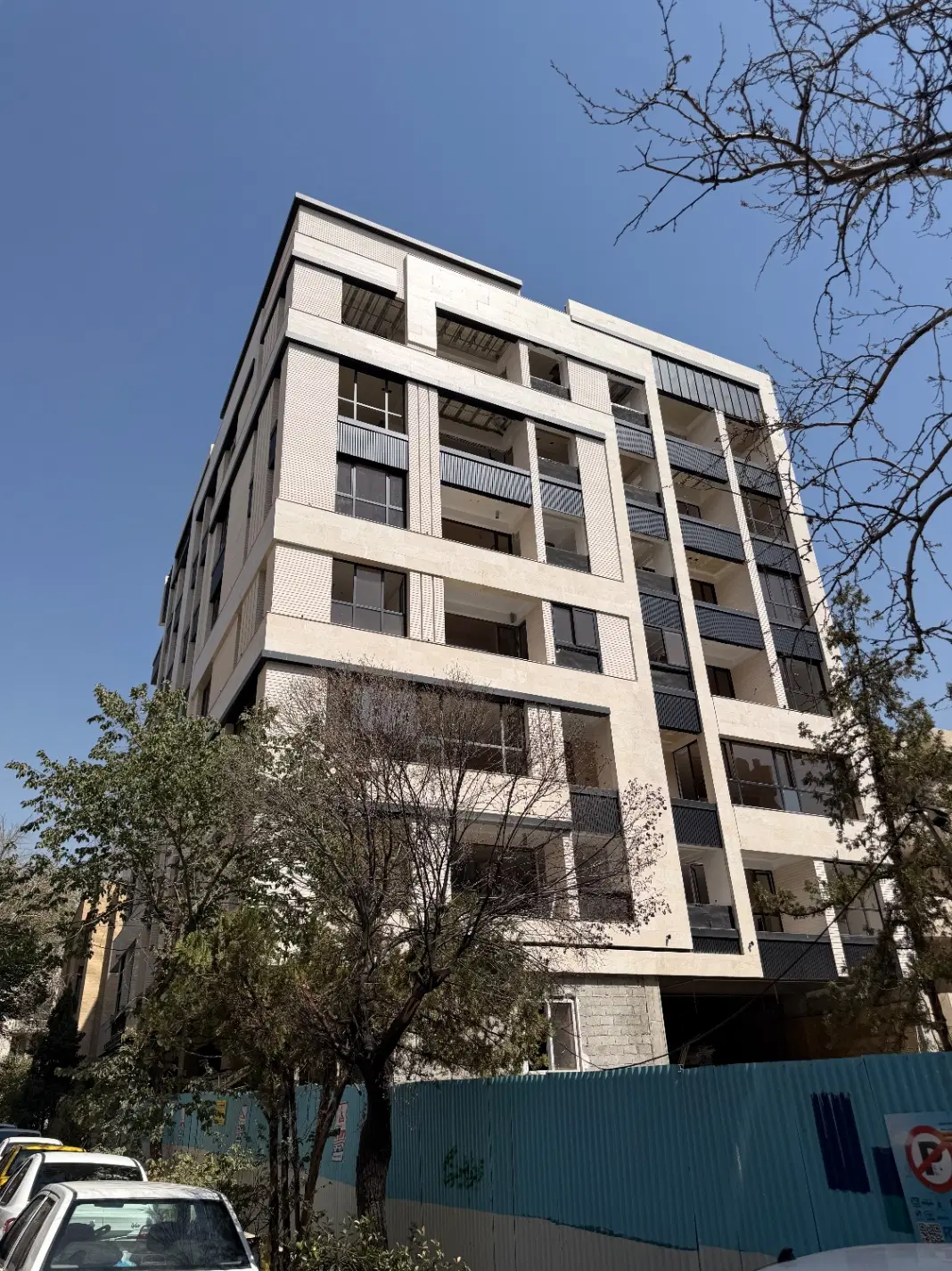 ۱۱۷ متر دو خوابه لوکس فرعی مرغوب نفت