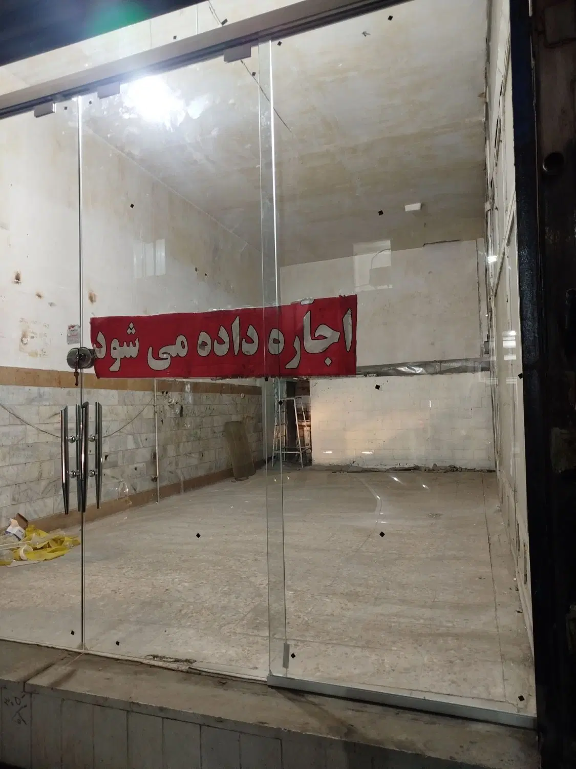 مغازه۲۸متر_صالحیه_۳۰متری خیابان شهرداری_رهن.اجاره