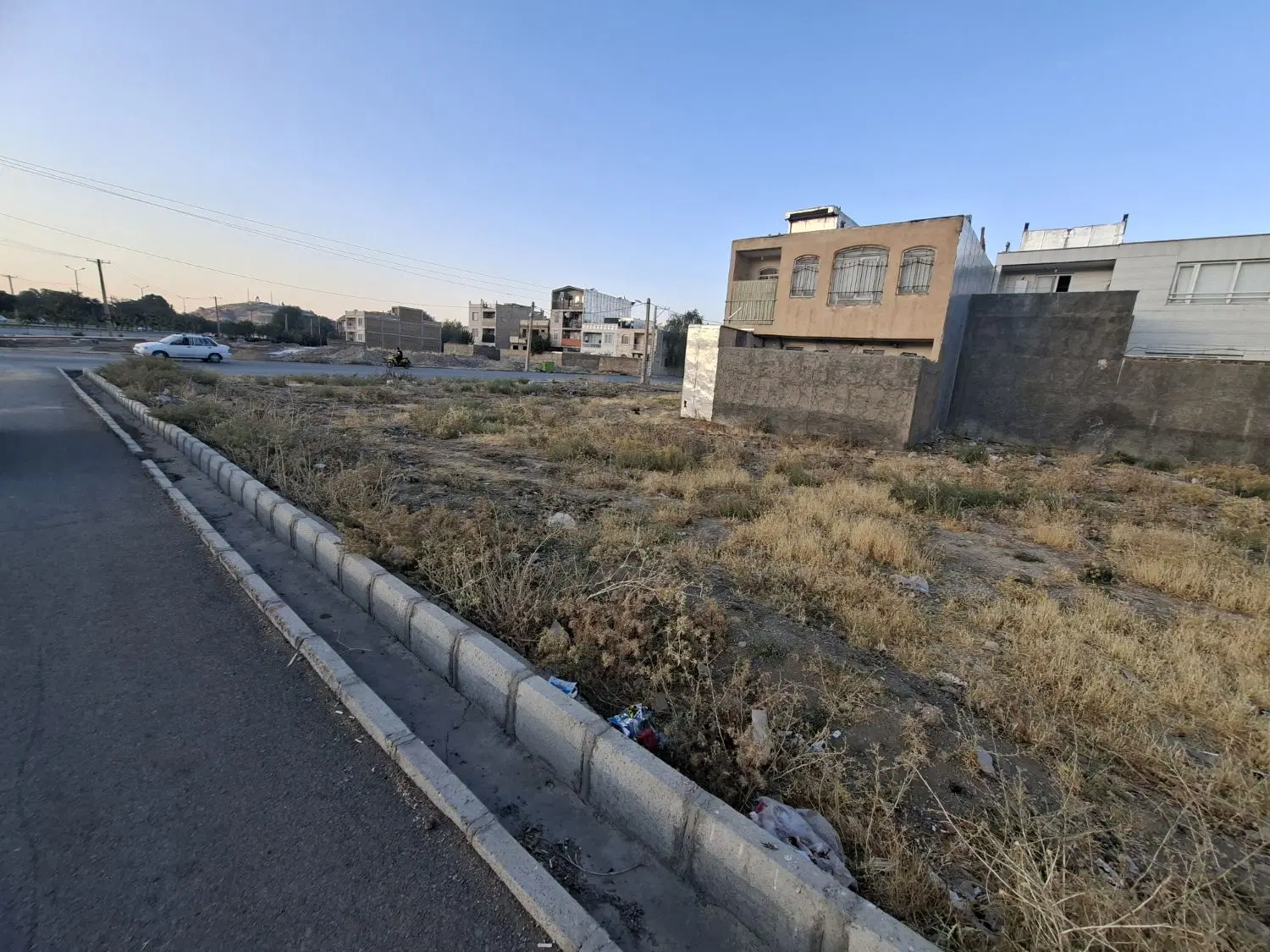 زمین مسکونی