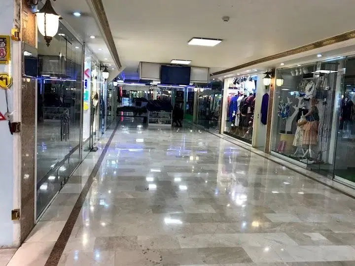 مغازه تجاری