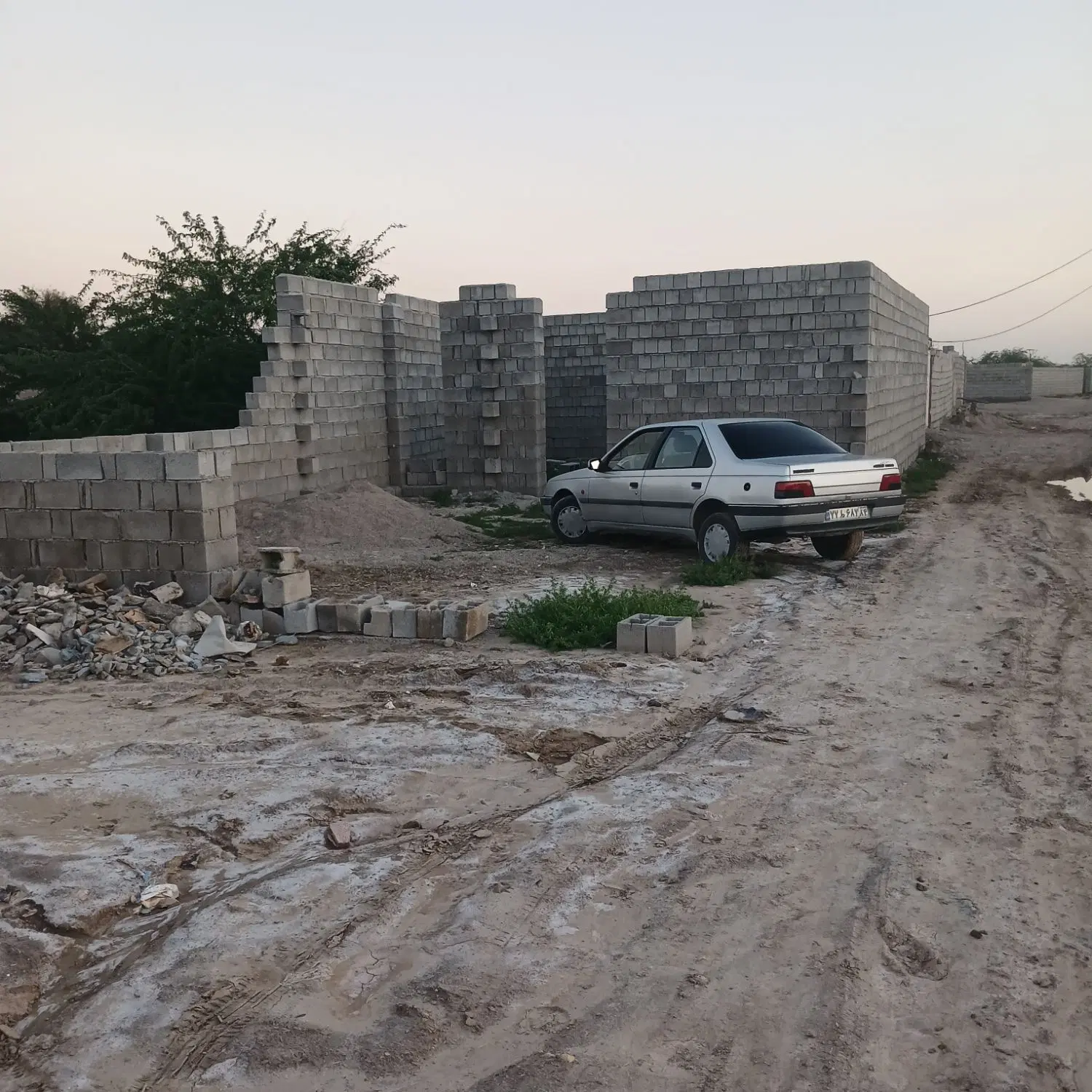 زمین باغو