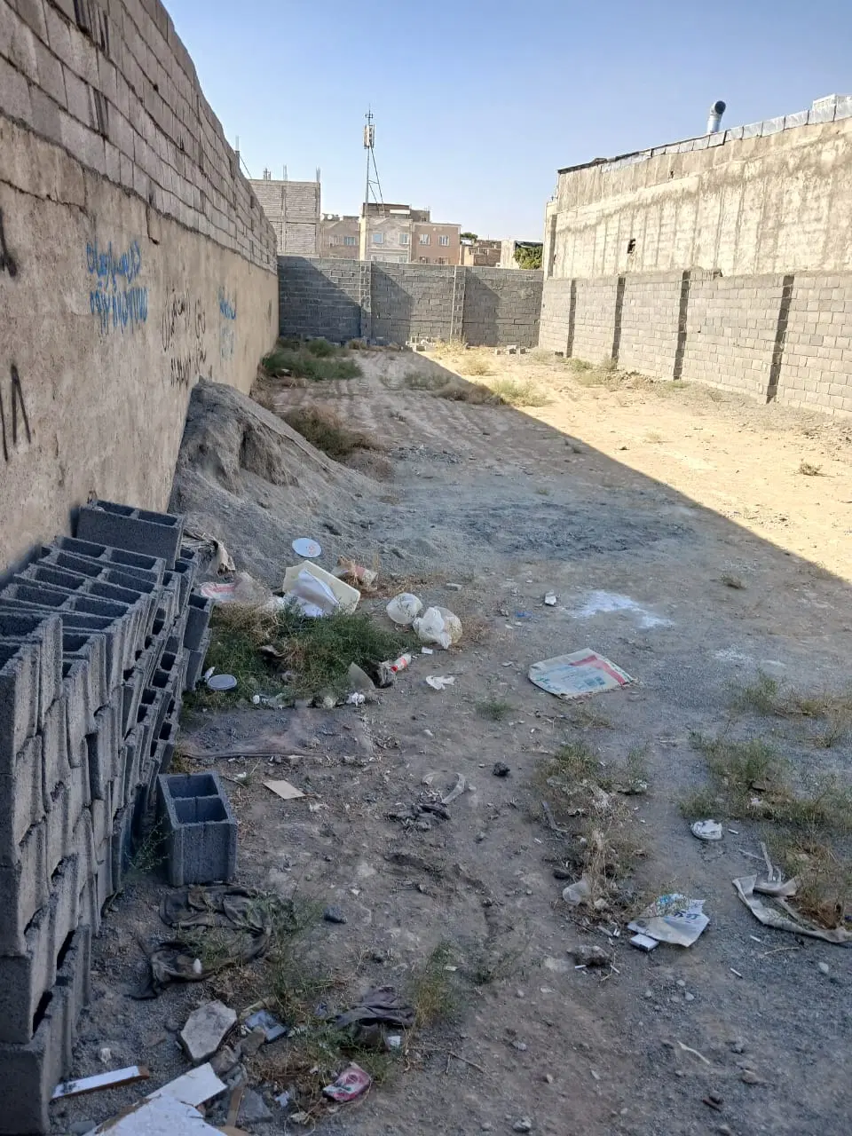 یک ملک چهار دیواری به مساحت ۳۵۰ متری