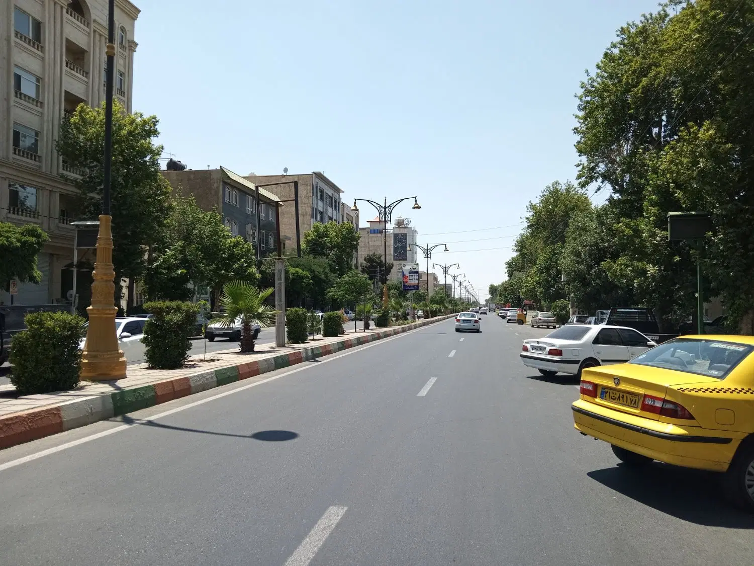 زمین بر بلوار 1000 متر احمدآباد مستوفی