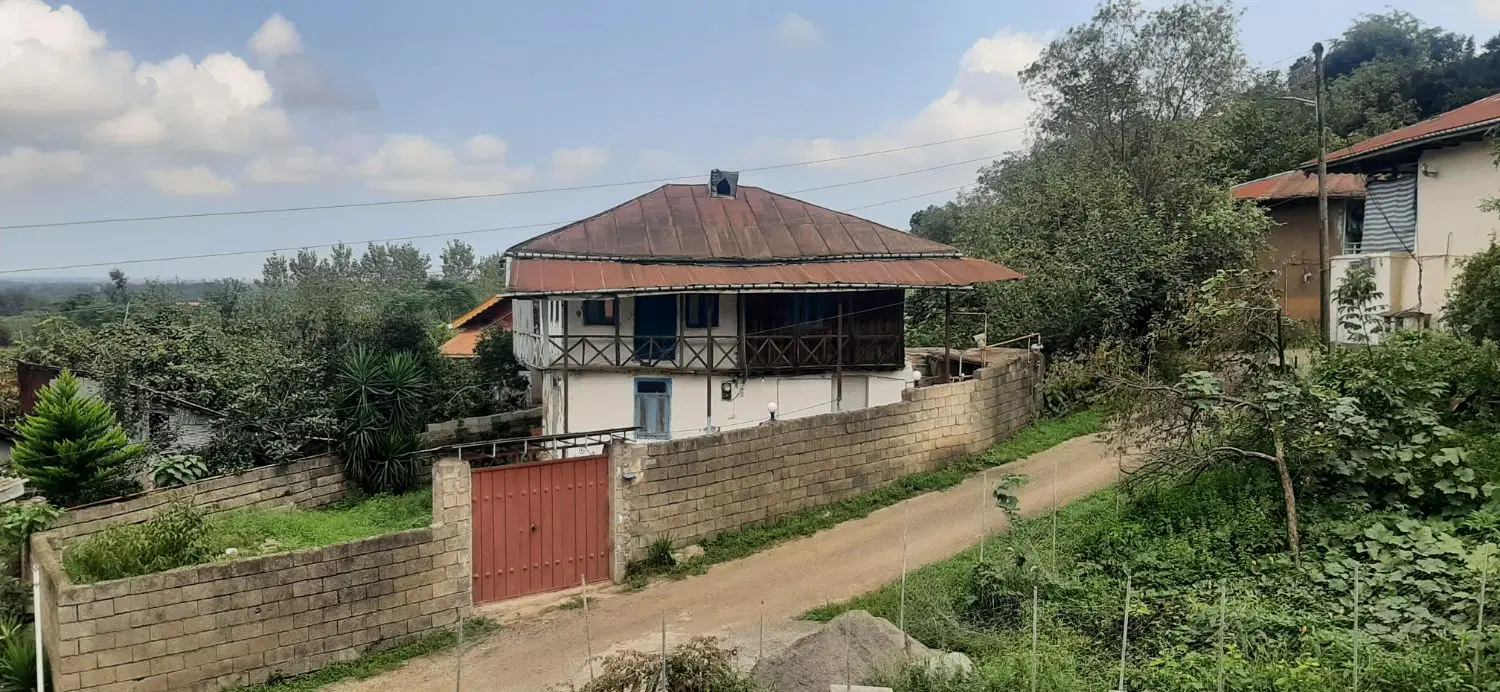 یک واحد مسکونی ویلایی ساخت قدیم