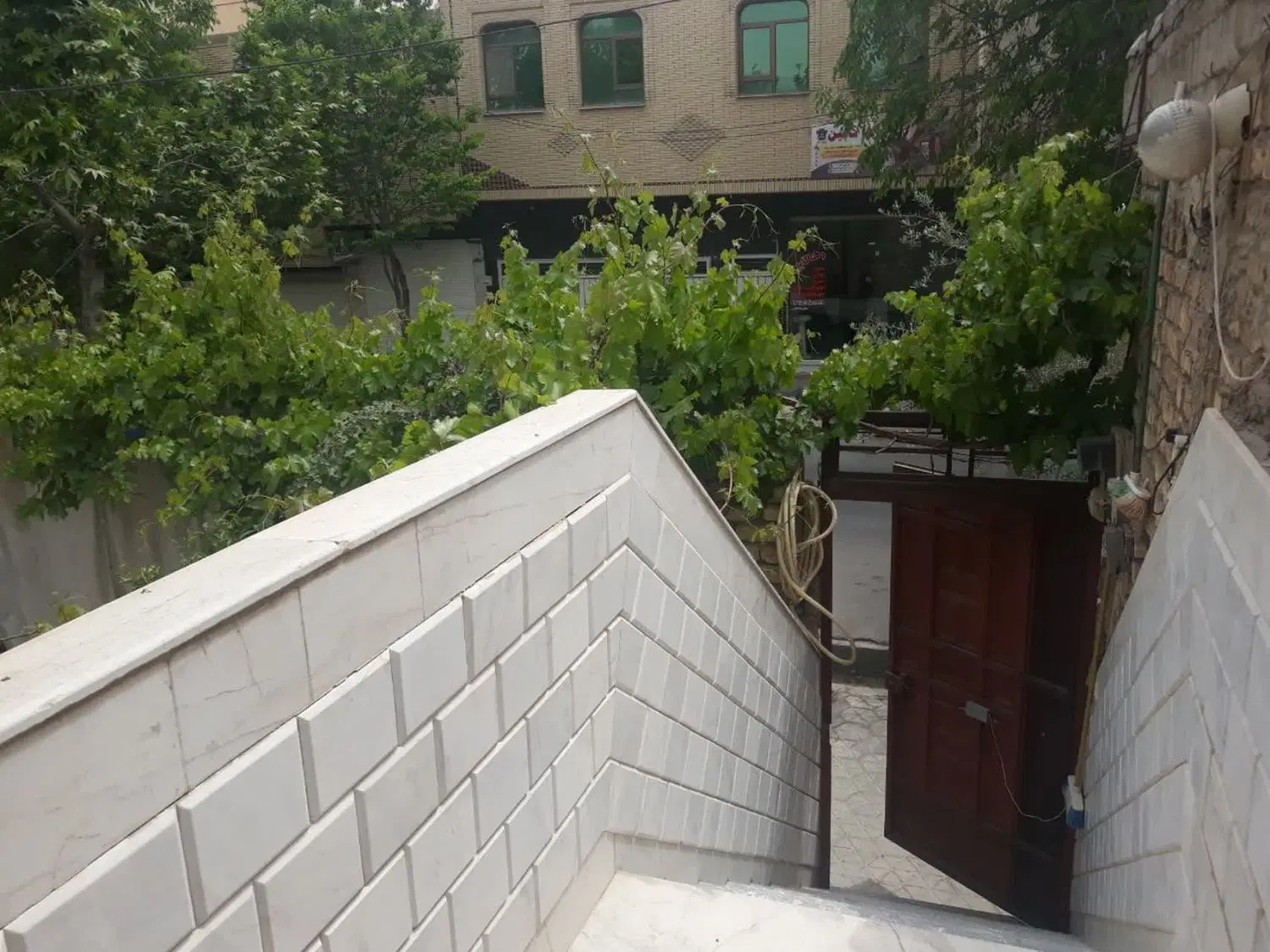 منزل دوطبقه 17شهریوربامغازه