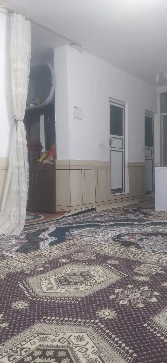 فروش واحد آپارتمانی در خیابان شقایق.