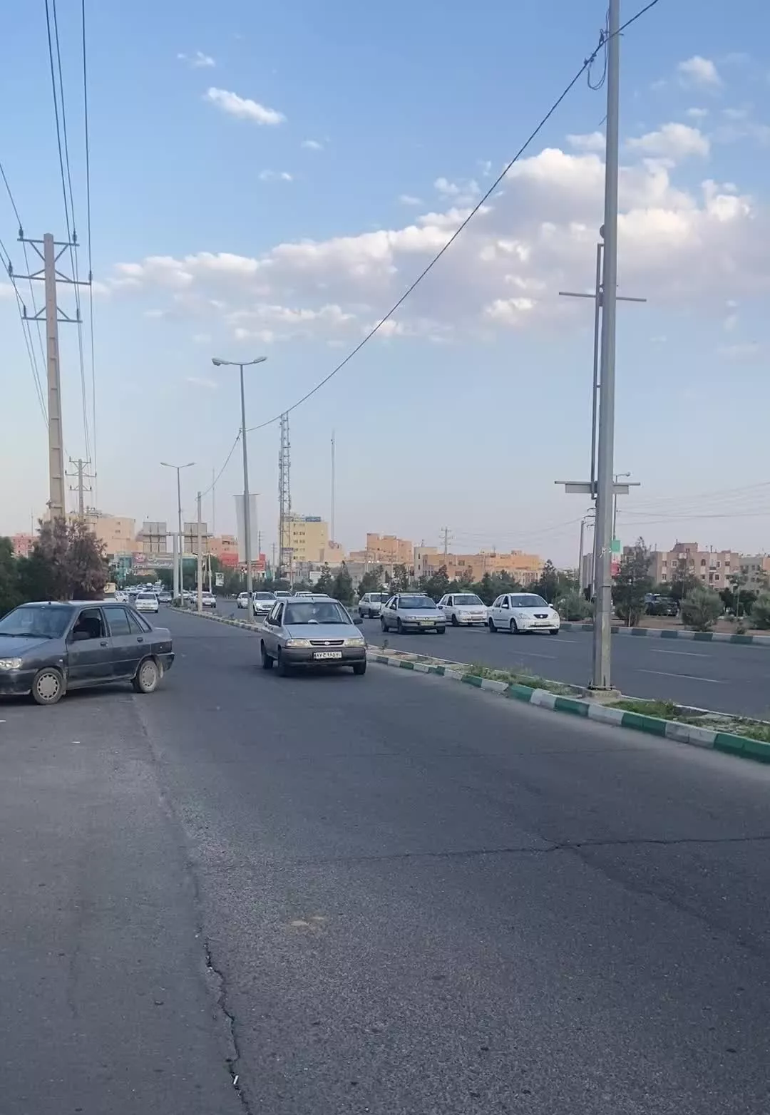 فروش ۱۲۵متر تجاری بر اصلی