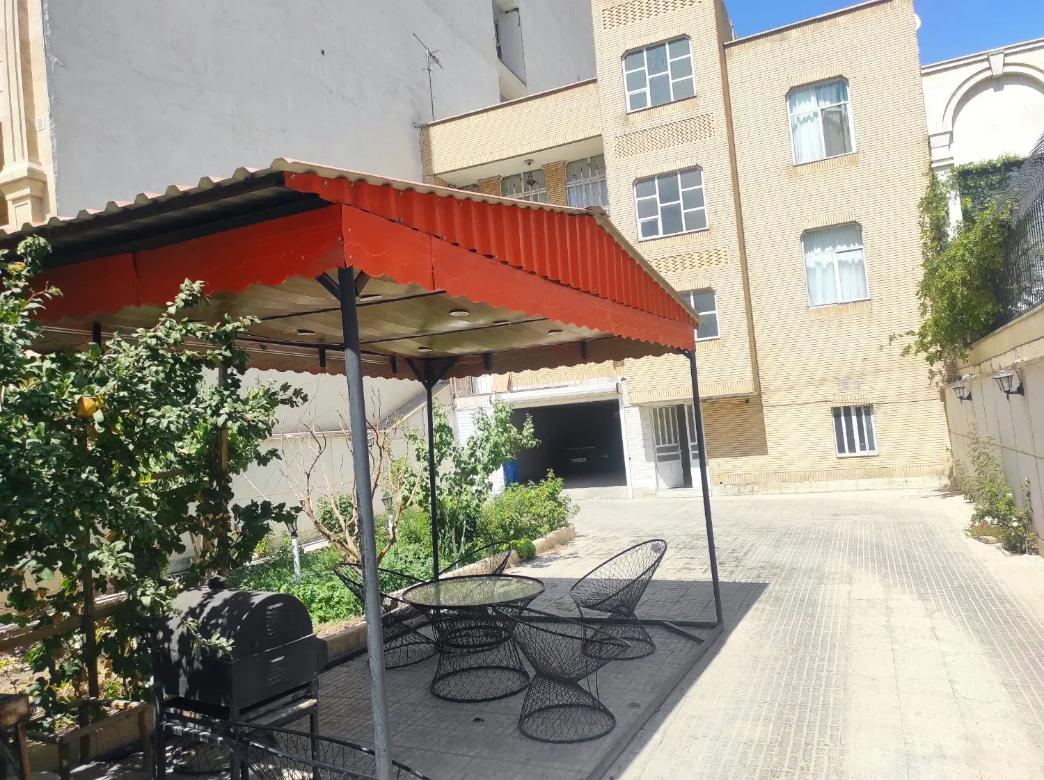600متر ویلای در سه طبقه 180متری کلا 540متر زیربنا