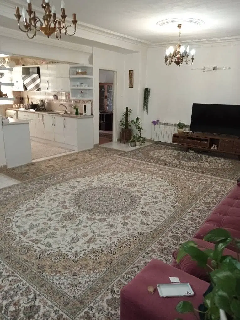 ۶۷ مت  با پارکینگ
