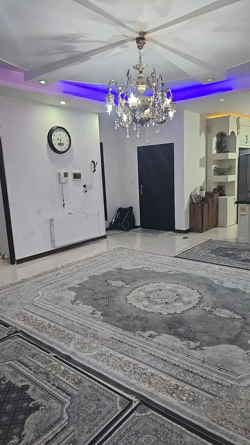 یک واحد آپارتمان مسکونی