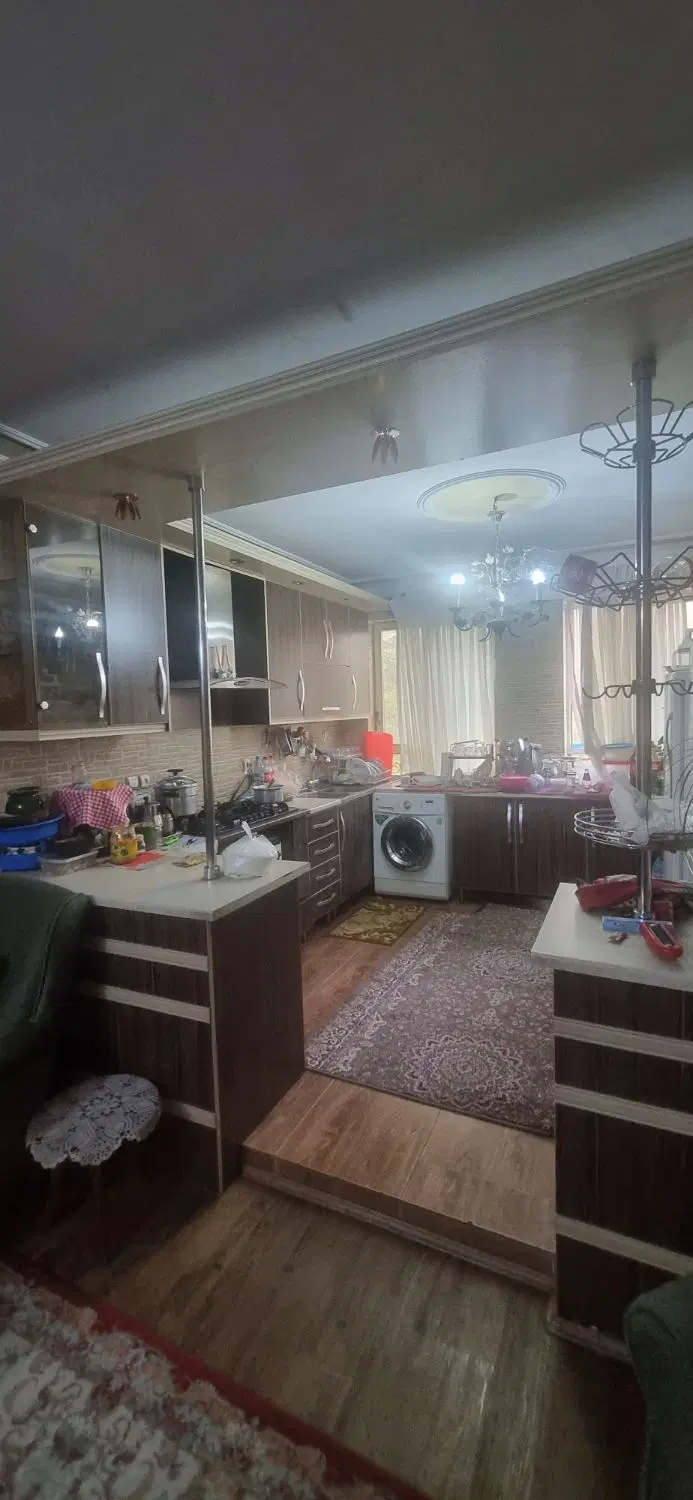 ۱۰۰ متر + آسانسور، طوس کوچه اسدی