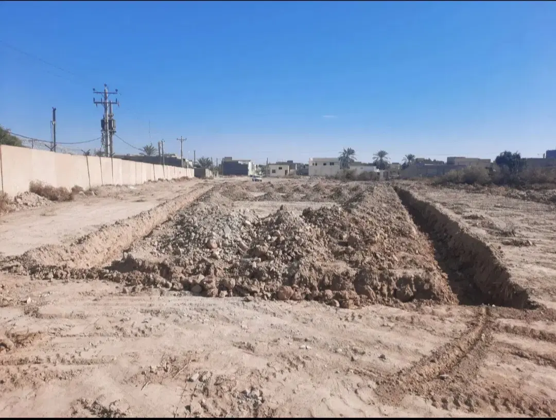 زمین مسکونی ۱۴۸ متری جنب دیوار شهید موسوی