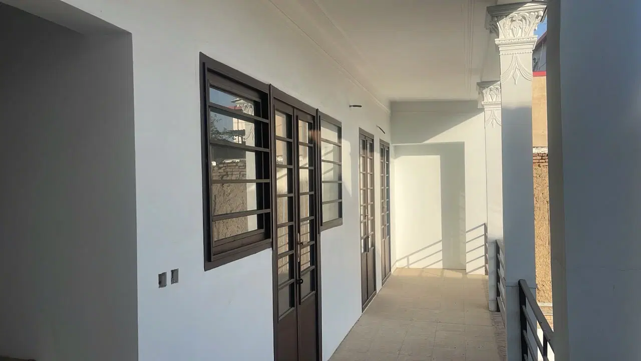 300 متر کلنگی بازار بزرگ مناسب  سرمایه گذاری