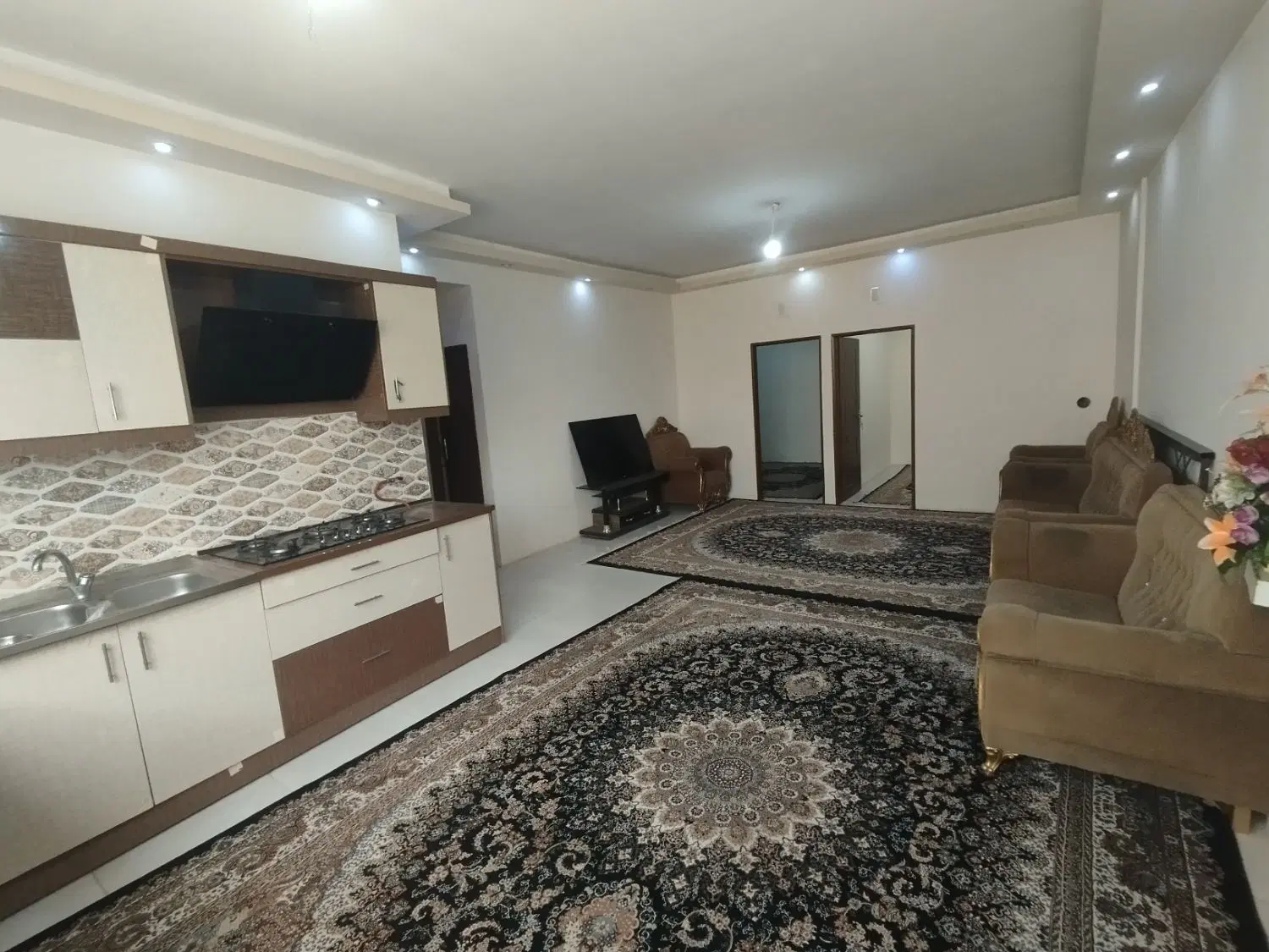 ۸۰ متر آپارتمان با پارکینگ اختصاصی خواجه ربیع 21