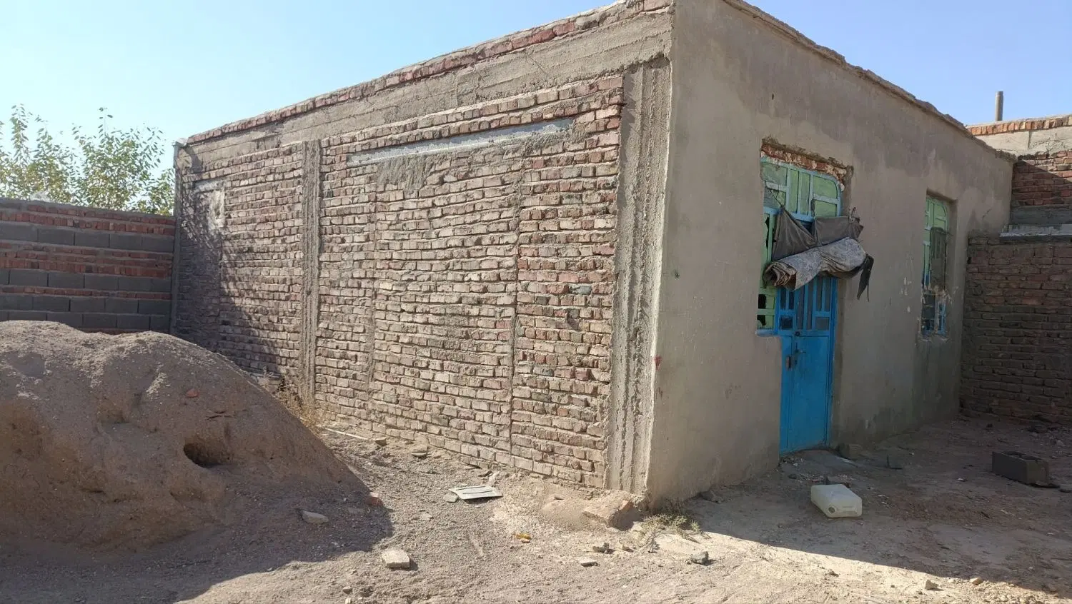 منزل فروشی (توضیحات خوانده شود)